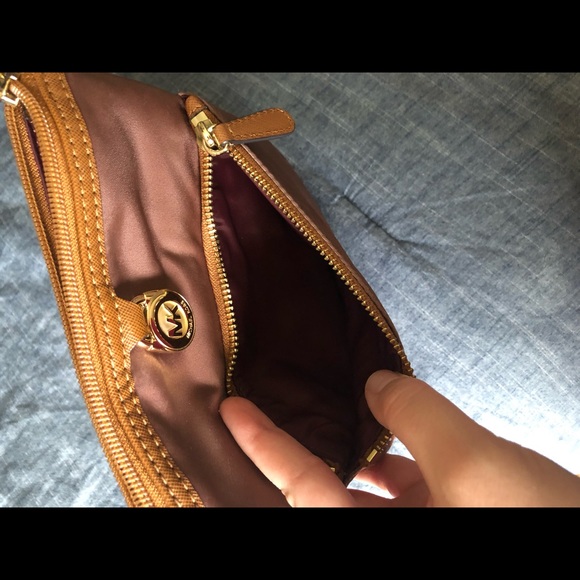 Michael Kors Crossbody - Picture 5 of 7